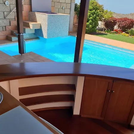 Nyaraló Strelitzia Mit Balkon Und Meerblick *